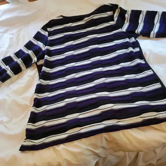AKA Striped paneled T-Shirt size L/G - Picture 2 of 4